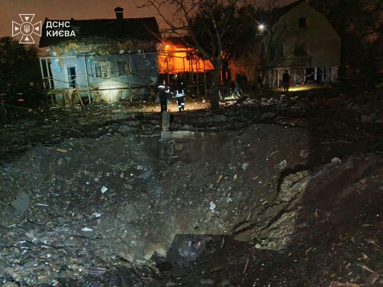 Внаслідок нічного обстрілу у Києві загинула людина, ще 22 постраждали, серед них – четверо дітей