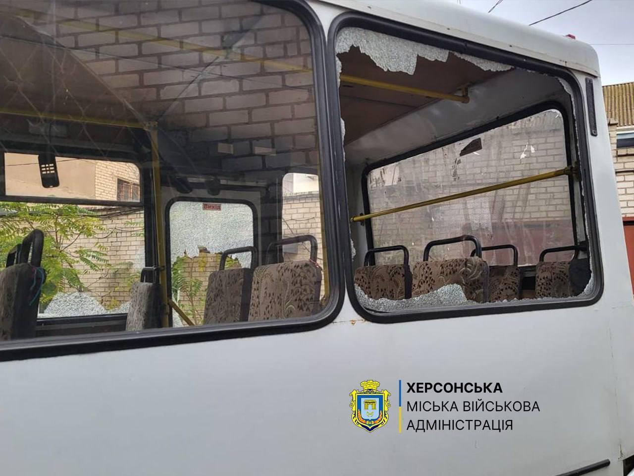 Росіяни атакували дроном маршрутку у Херсоні: є жертви