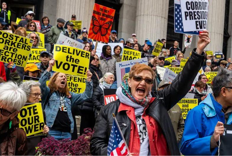 «Жодних королів»: у США відбулася хвиля масових протестів проти президента Дональда Трампа