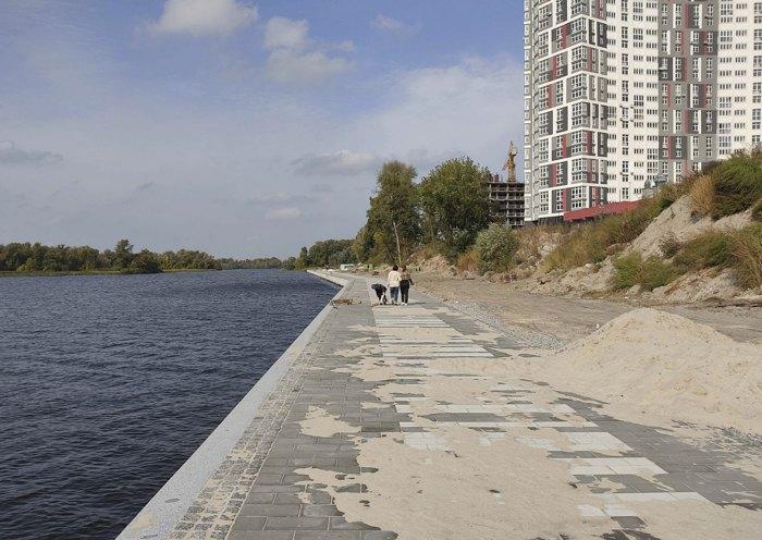 Набережна вздовж Русанівської протоки