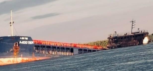 а фото — ймовірно суховантаж «Оля-4», який потопили ЗСУ