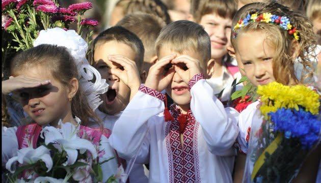 Готуємося до першого вересня: який медогляд і щеплення потрібні дітям
