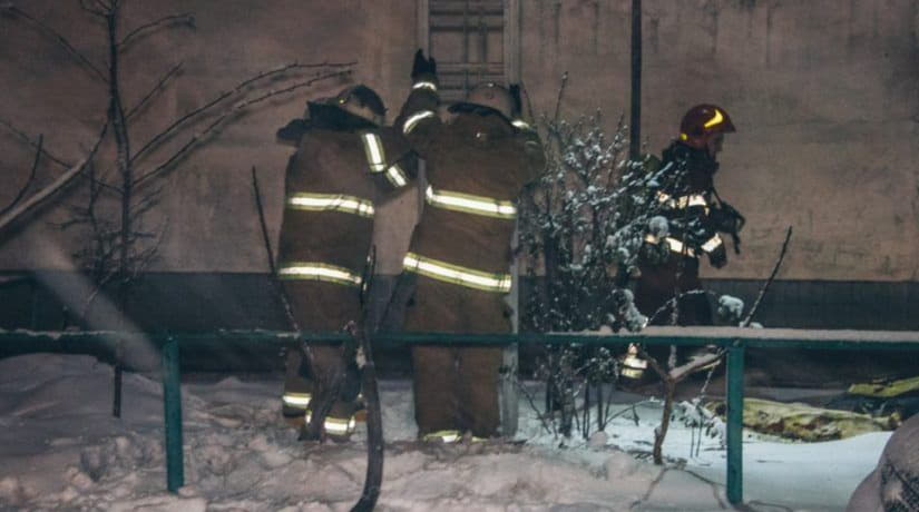 В Деснянском районе произошел пожар в 16-этажном доме