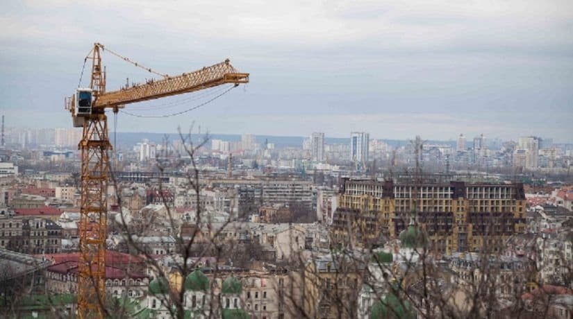 Как в Киеве борются со скандальными стройками