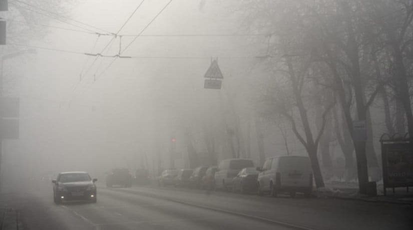 Киевлян предупреждают о сильном тумане и гололедице