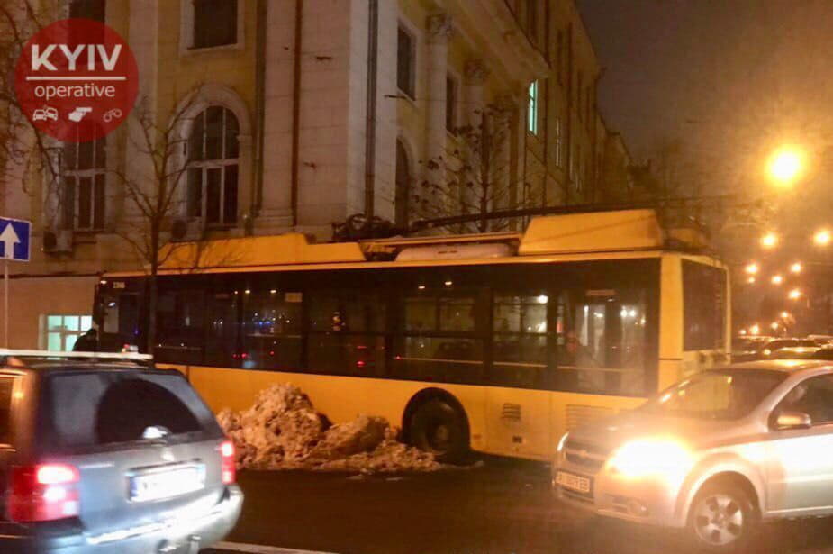 Авария троллейбус