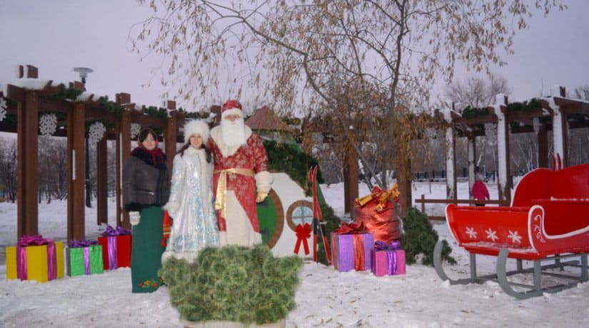 Киевлян просят выбрать лучшую новогоднюю фотозону в городских парках