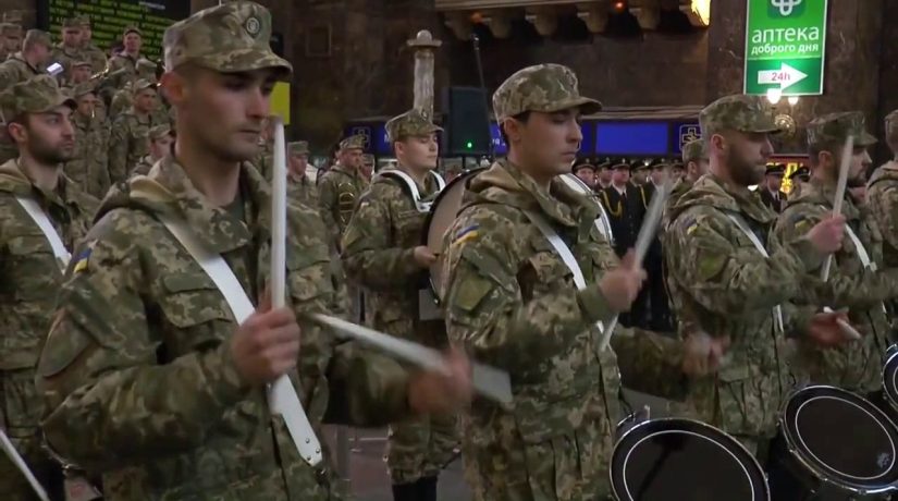 На Центральном вокзале в столице будет играть военный оркестр
