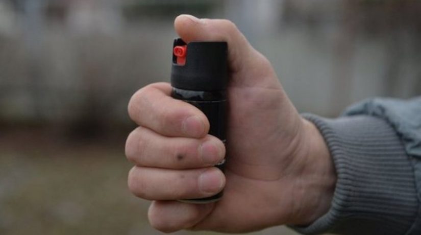 На Южной Борщаговке водитель автомобиля из-за дорожного конфликта распылил газ в маршрутке