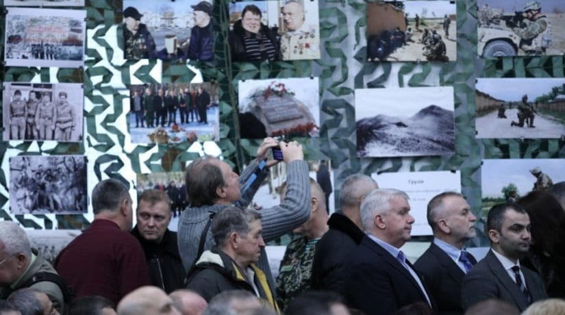 В КГГА открылась фотовыставка к годовщине вывода войск из Афганистана