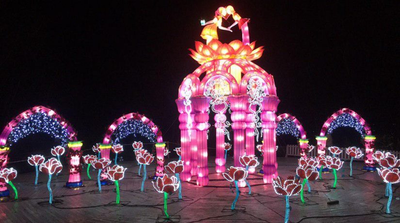 Срок работы фестиваля китайских фонарей на Певческом поле продлен