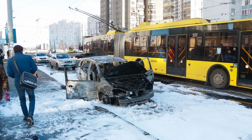 За сутки в Киеве сгорели два автомобиля