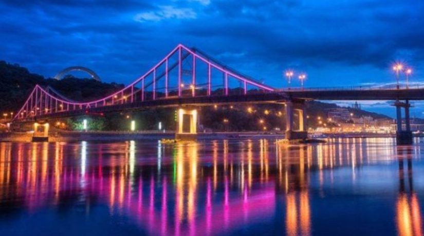 Парковый мост подсветят фиолетовым цветом ко всемирному Дню борьбы с эпилепсией