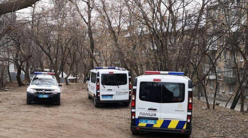 Возле церкви на улице Багговутовской обнаружили тело мужчины