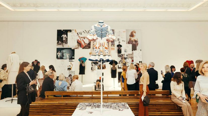 В Художественном музее проходит ретроспективная выставка модного дома Chloé