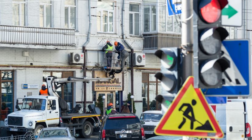 У Києві змінились правила розміщення вивісок на будинках та зріс штраф за порушення