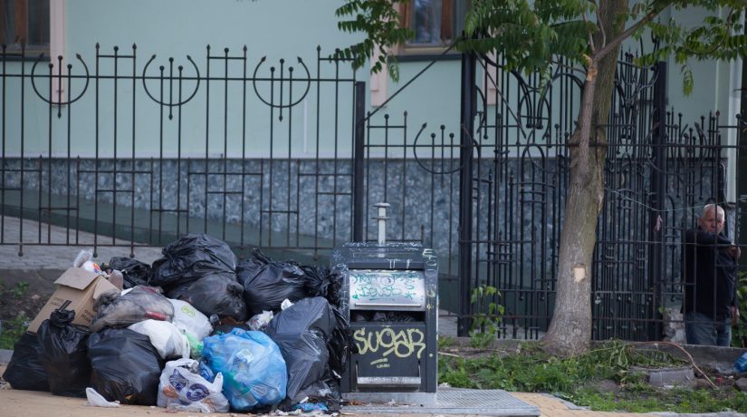 Количество жалоб киевлян на несвоевременный вывоз мусора выросло в семь раз