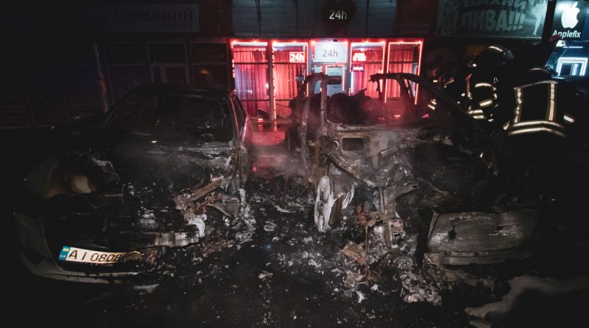 В Дарницком районе сгорел автомобиль Porsche