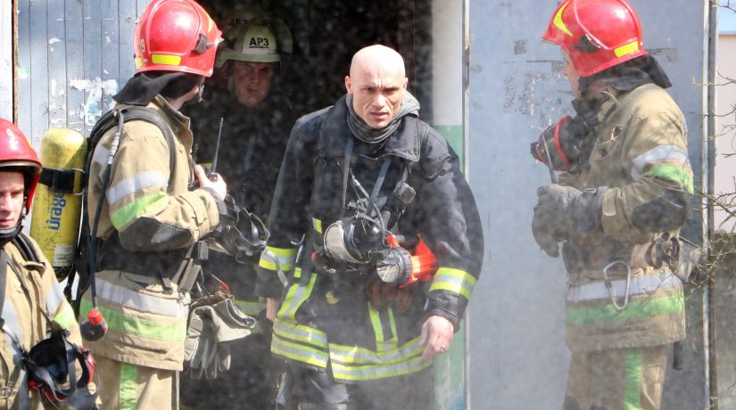 В Шевченковском районе при пожаре в многоэтажке погиб человек