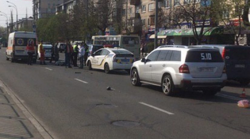 В Днепровском районе при попытке перебежать дорогу погиб пешеход