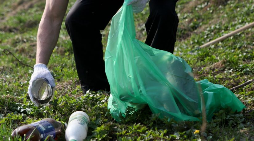 Должны ли киевляне помогать убирать мусор