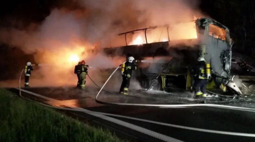 Во время пожара в автобусе Прага – Киев сгорели документы 15 украинцев