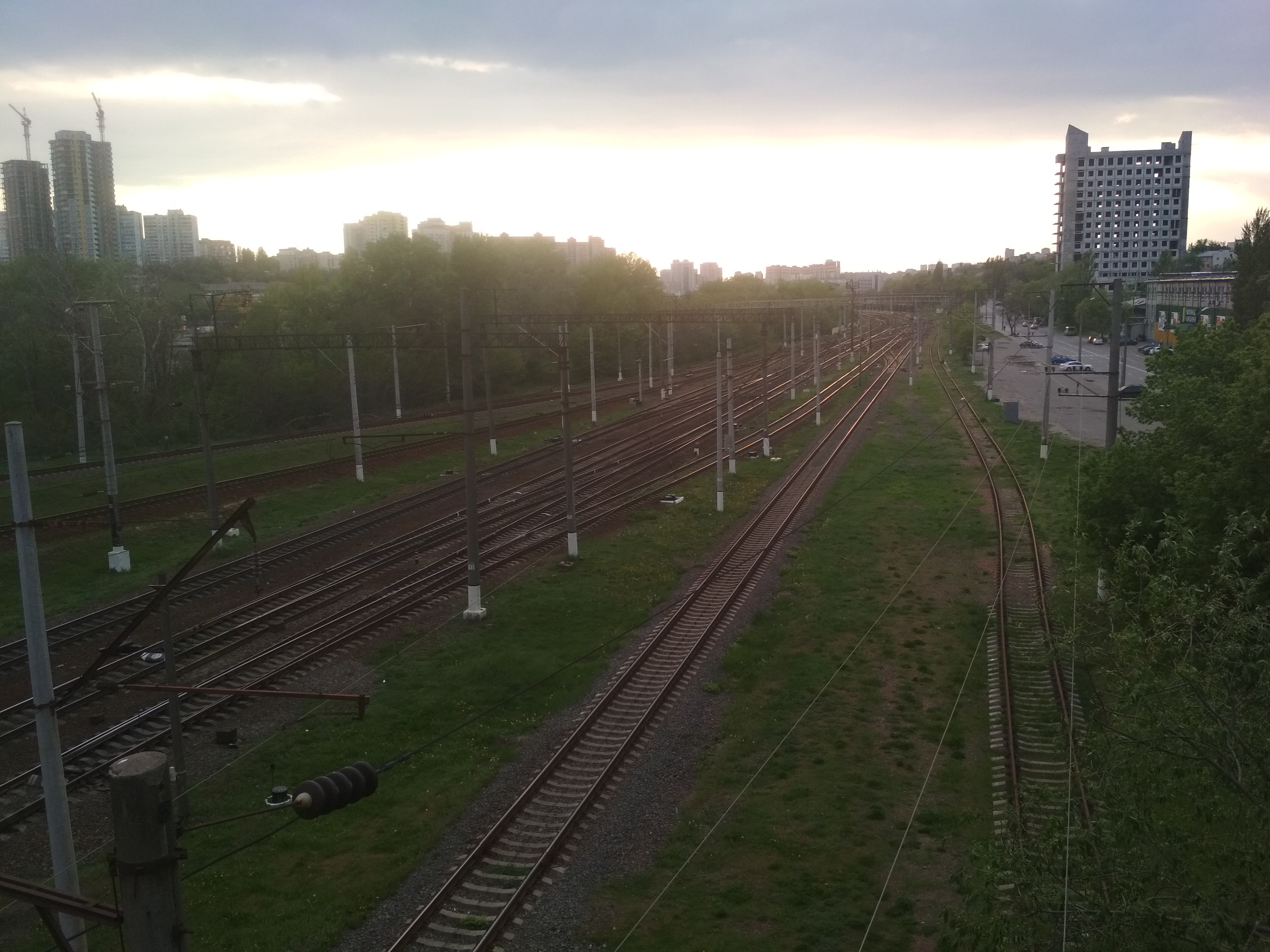 Вид с путепровода улицы Бойчука в сторону станции Киев-Пассажирский