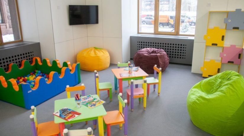 Прокопив: Детскую комнату мэрии посетили более 100 детей
