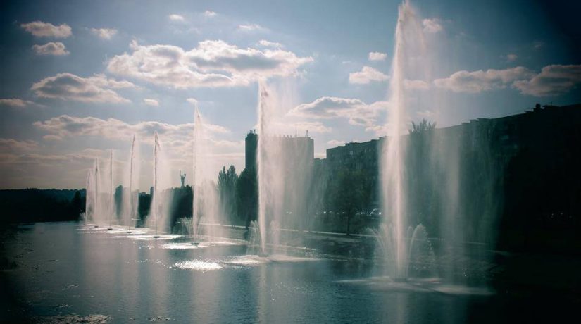 В акватории Русановского канала возобновлена работа фонтанов
