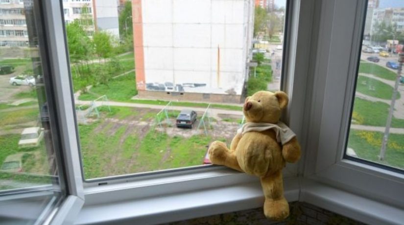 В Святошинском районе погиб 7-летний мальчик, выпав с балкона