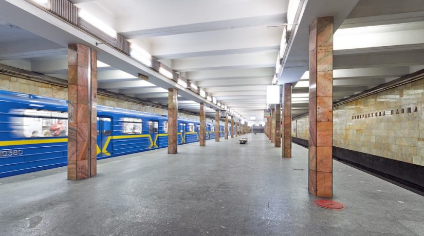 На станции метро «Контрактовая площадь» произошло ЧП