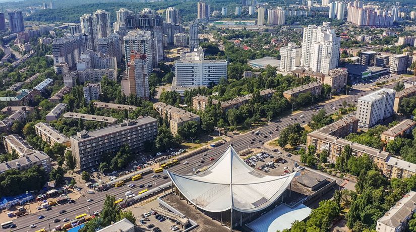 Небанальная архитектура Киева: длинные дома и парящие конструкции