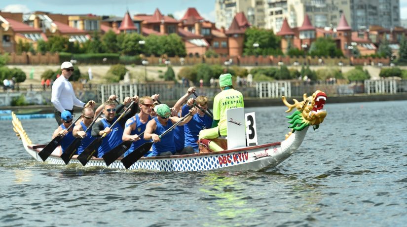 Киевляне завоевали 12 наград на чемпионате по гребле на лодках «Дракон»