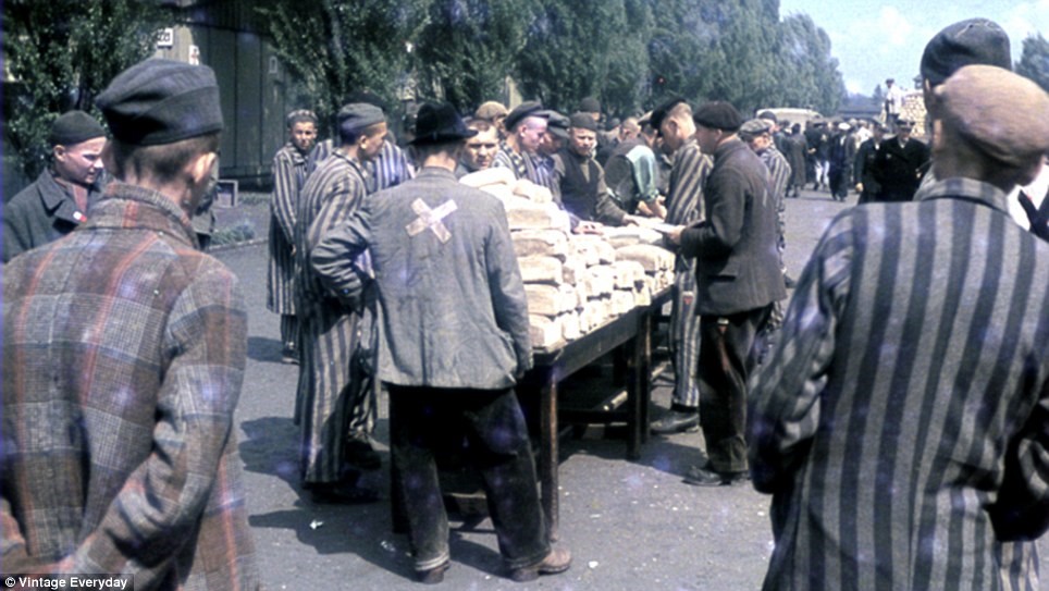раздача хлеба, Вторая мировая война