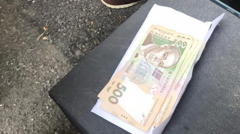 На взятке 50 тысяч гривен задержали чиновника «Киевгаза»