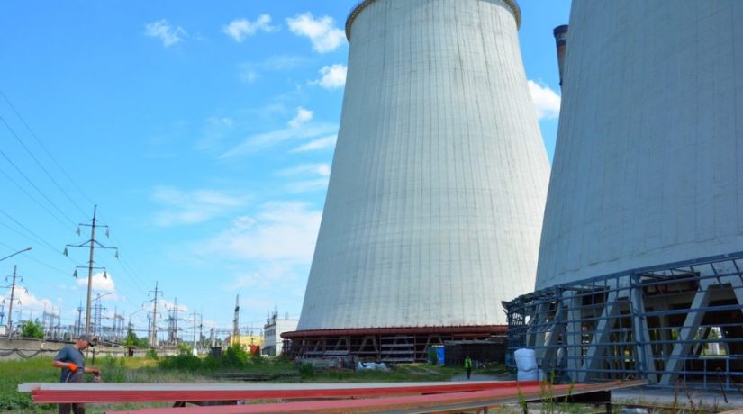 На ТЭЦ-6 впервые за 30 лет ремонтируют огромную 82-метровую башню