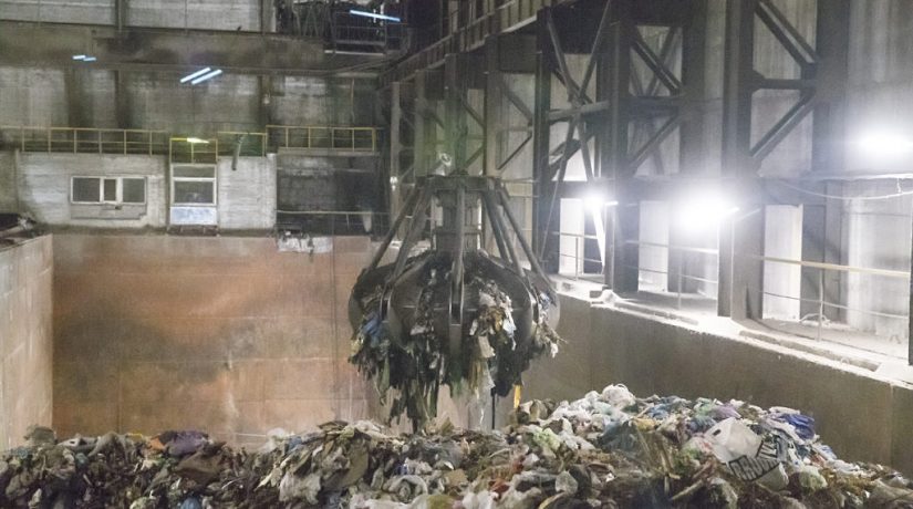 На заводе «Энергия» реконструируют мощный кран для подъема отходов