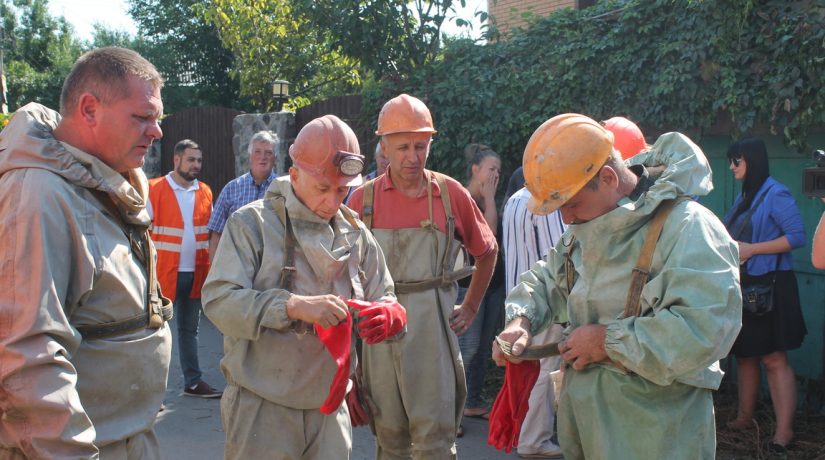 Жители Русановских садов незаконно сливали нечистоты в Днепр