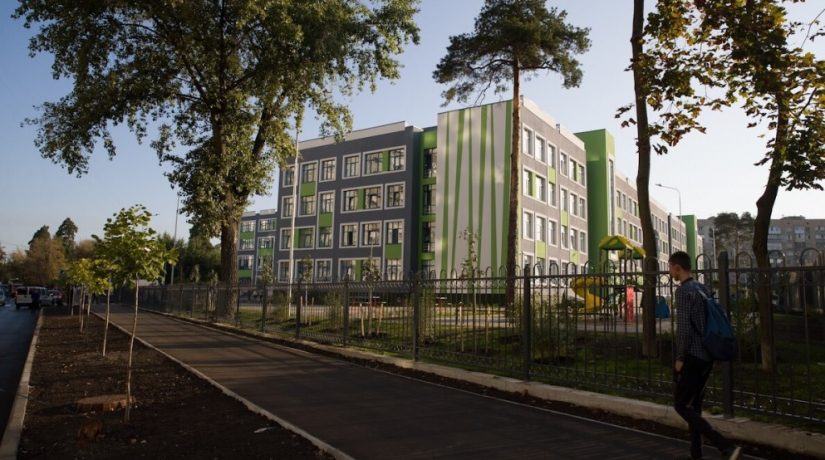 В Днепровском районе открыли самую большую и современную школу в Украине