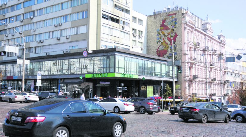 На улице Богдана Хмельницкого восстановят старинное мозаичное панно