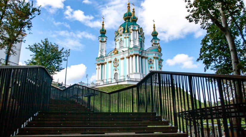 Кличко открыл новую лестницу от Андреевской церкви до Аллеи художников