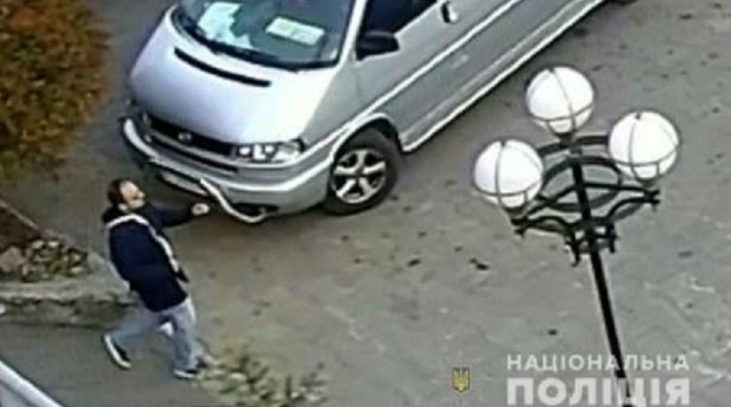 Полиция Киевской области разыскивает злоумышленника за попытку растлить ребенка