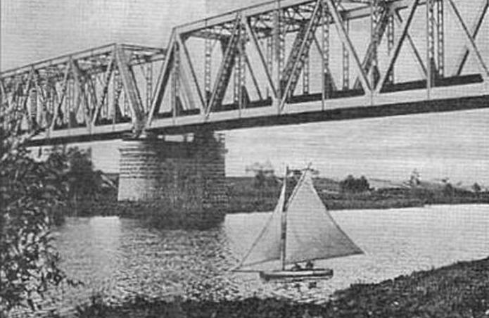 Железнодорожный мост через р. Ирпень, оставленный добровольцами