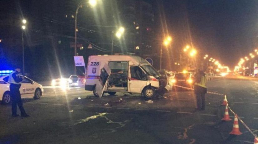 Полиция Киева устанавливает обстоятельства смертельного ДТП со «скорой»
