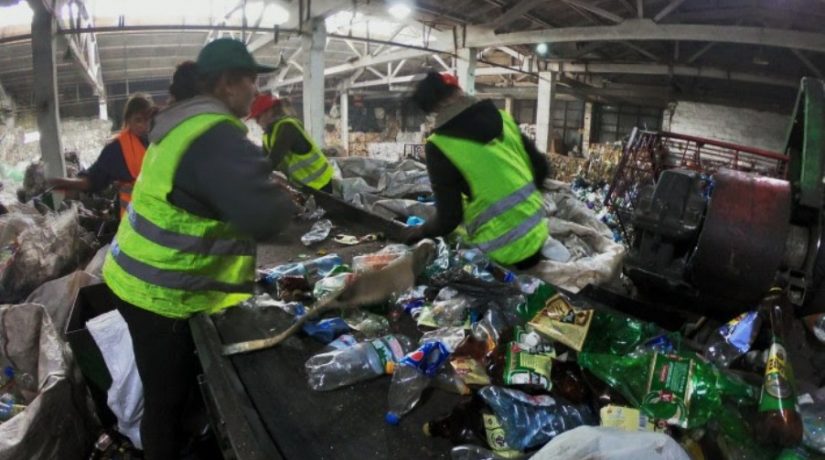 Кличко показал, как в столице сортируют мусор