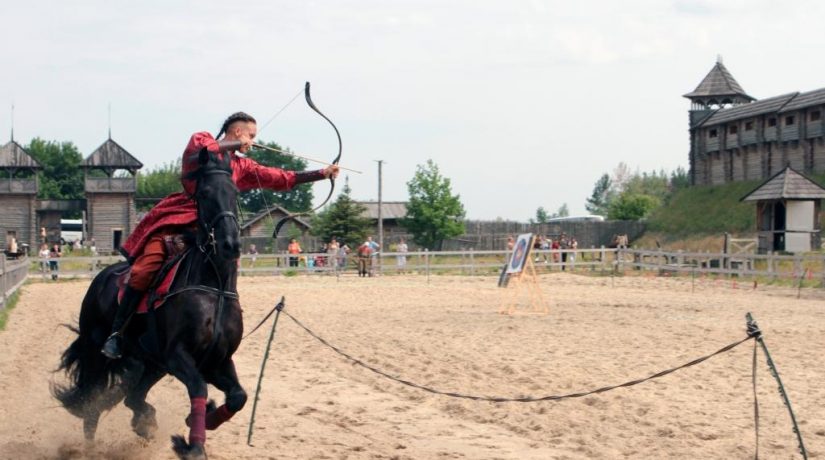 В парке «Киевская Русь» пройдет шоу конных лучников