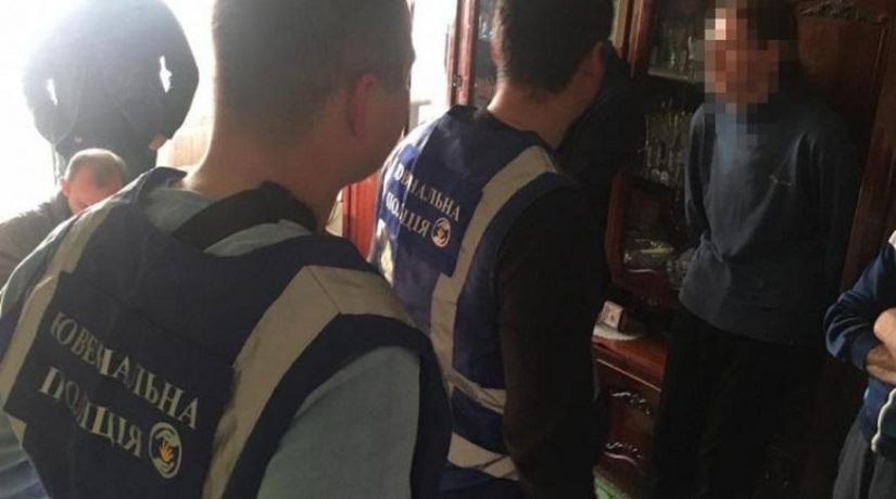 В Киеве разоблачили мужчину, развращавшего детей в помещении школы