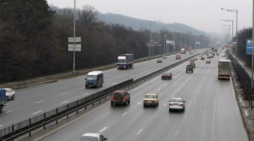 За сутки на Столичном шоссе 68% авто нарушили скоростной режим