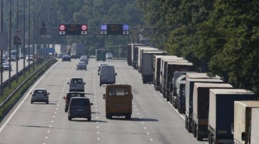 Грузовые автомобили перестанут пускать в Киев в час пик