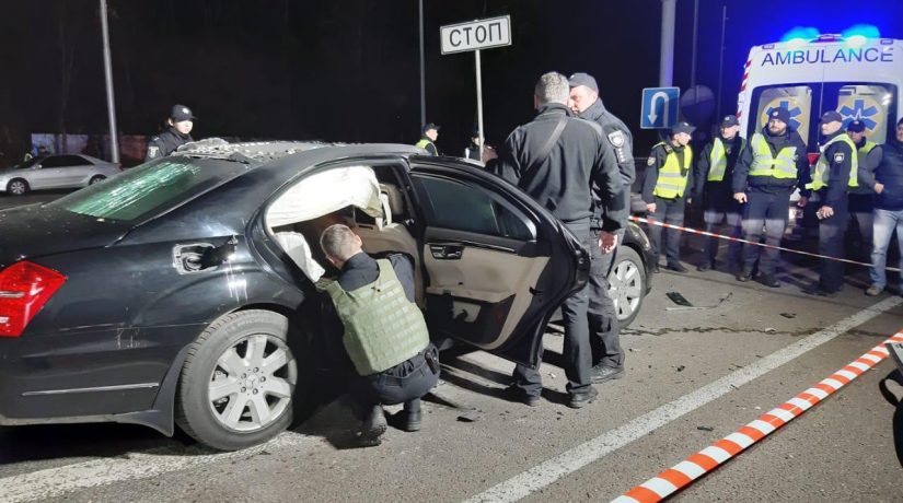 На Брест-Литовском шоссе взорвали автомобиль – видео взрыва